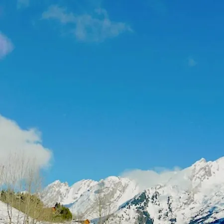 Cozy Dans 6 Pers Voiture 4 Roues Motrice A Dispo * La Clusaz